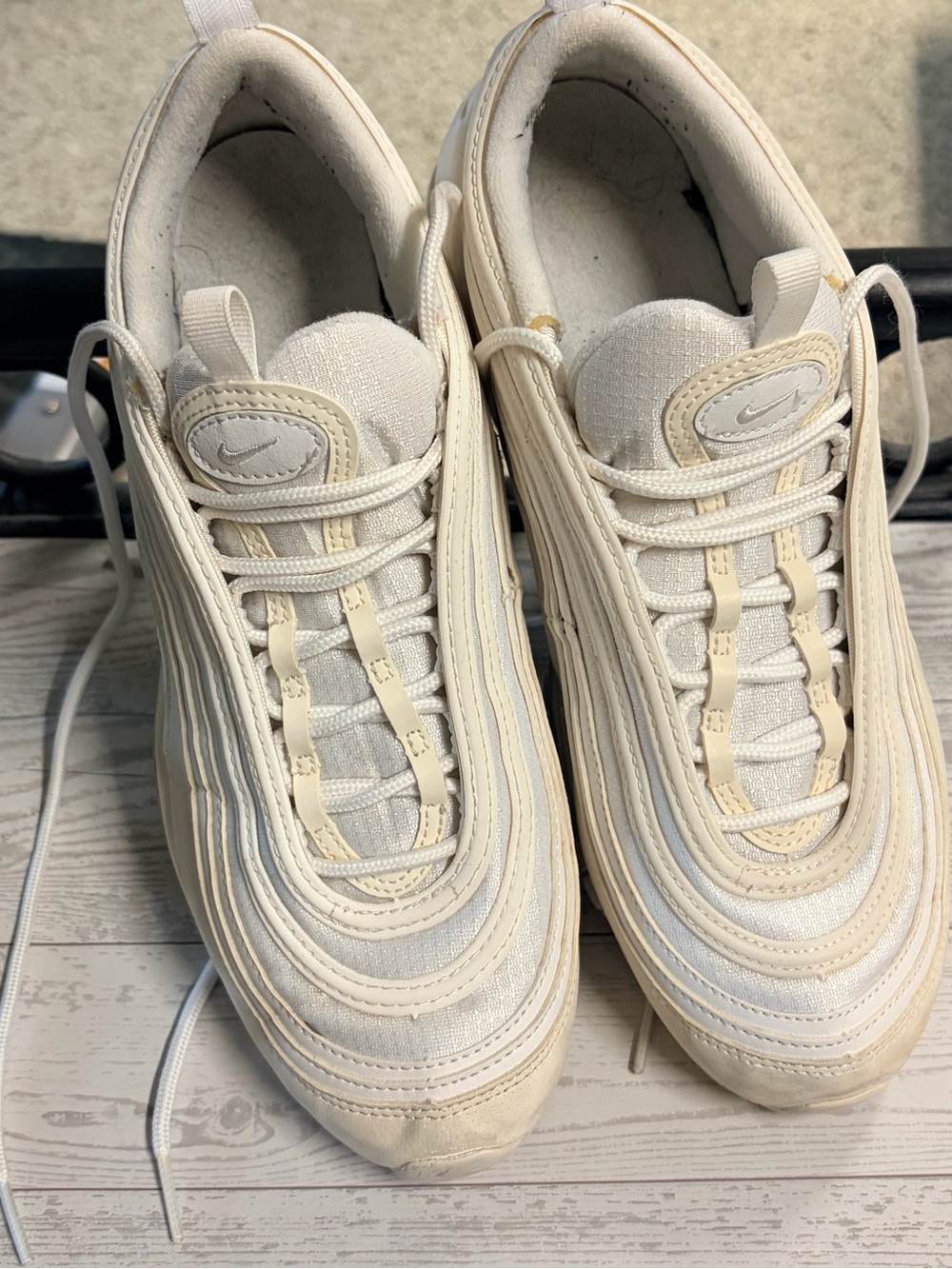 Nike 7Y 8.5 Air Max 97 White Colorway Layered Wave Sneakers